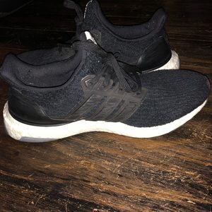 Black Adidas ultra boost like new